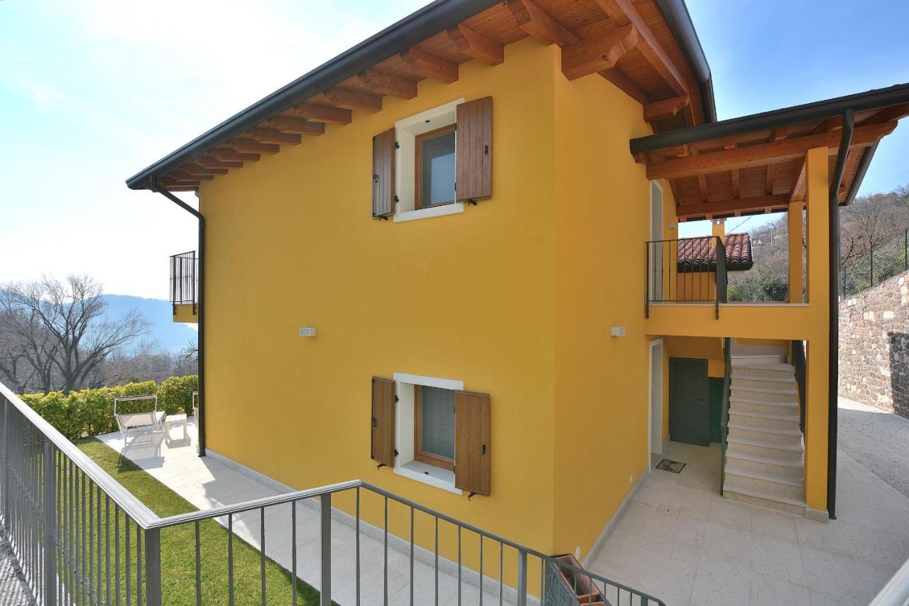 Red Apartment in Marciaga di Costermano Esterno foto