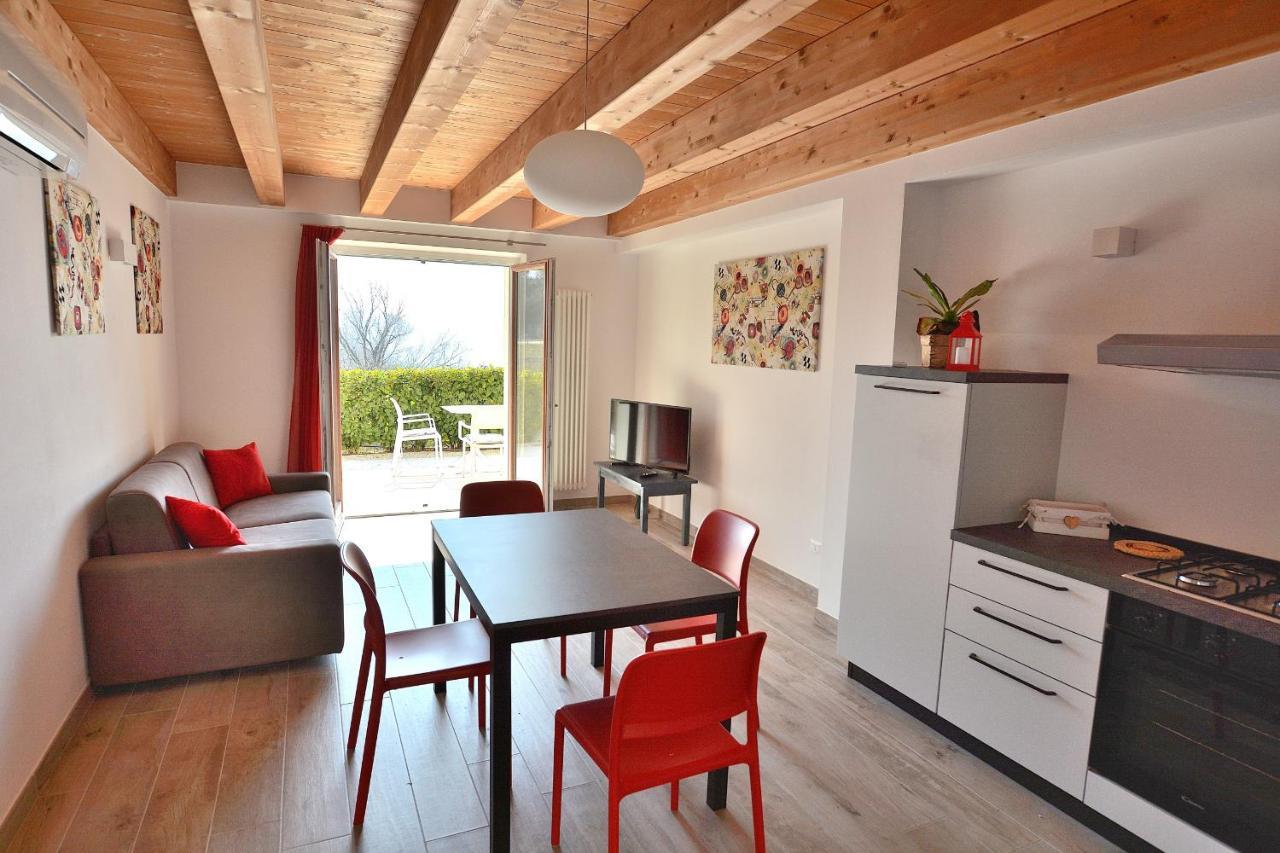 Red Apartment in Marciaga di Costermano Esterno foto