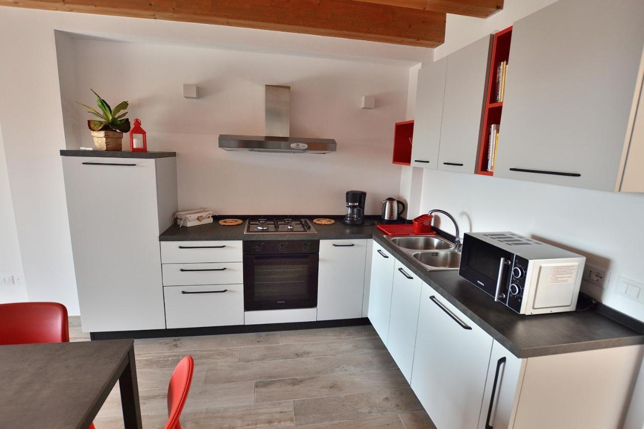 Red Apartment in Marciaga di Costermano Esterno foto
