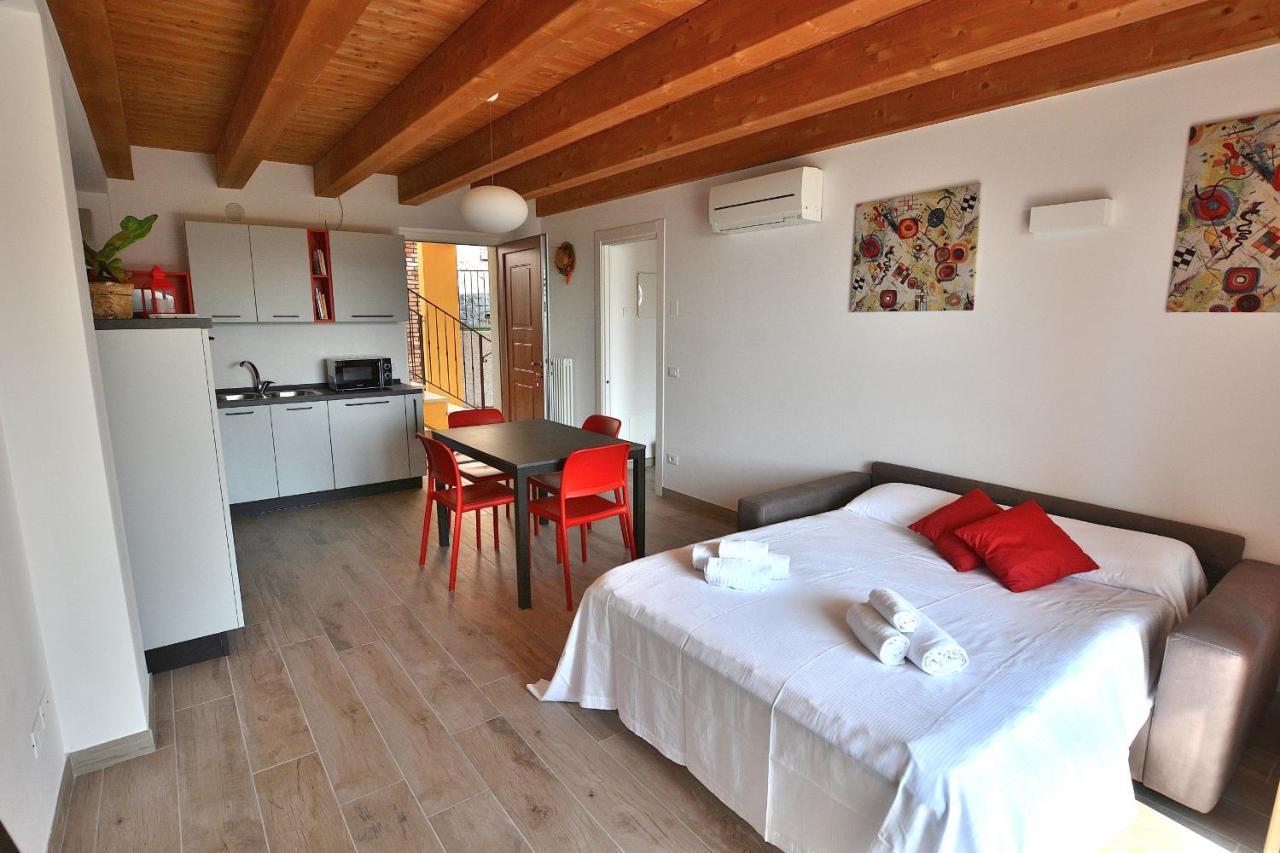 Red Apartment in Marciaga di Costermano Esterno foto