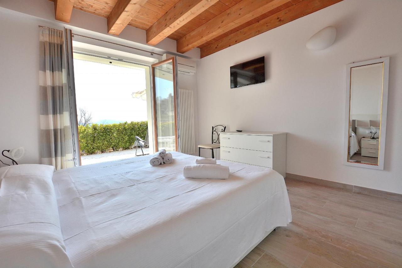 Red Apartment in Marciaga di Costermano Esterno foto